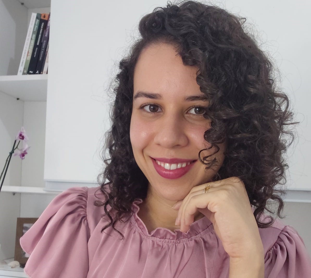 Saori praticando yoga - Yoga to the Mind